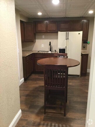 Building Photo - 156 Falcon Cir