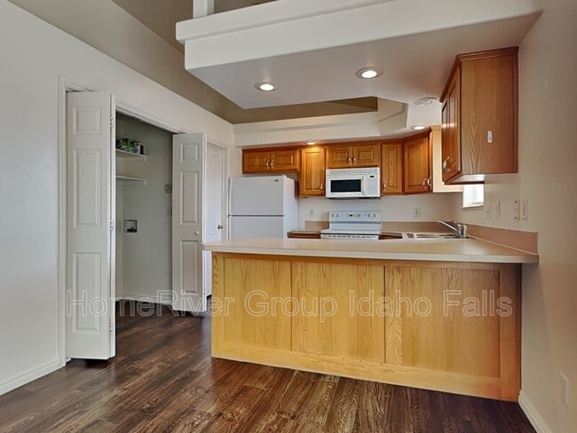 Foto del edificio - 3676 Briar Creek Ln
