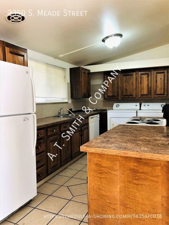 Building Photo - 3 Bedroom, Mid-Century Modern Home in Harv...