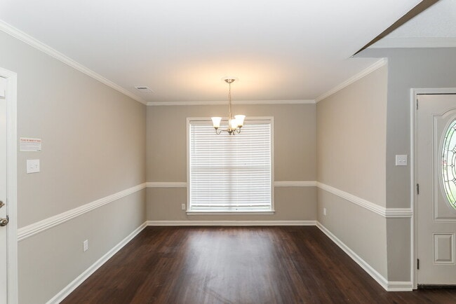 Building Photo - 5896 Pipers Green Ln