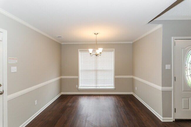Foto del edificio - 5896 Pipers Green Ln