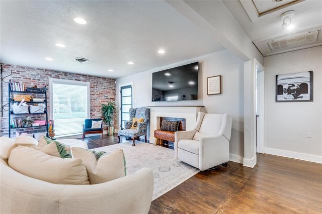 Foto del edificio - 3704 Park Ln