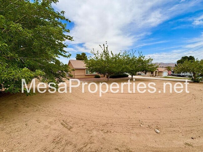 Building Photo - 16814 Cactus St