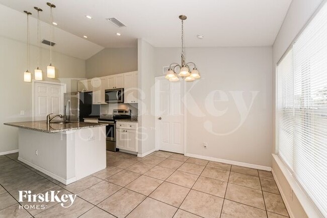 Building Photo - 912 Trafalgar Parkway