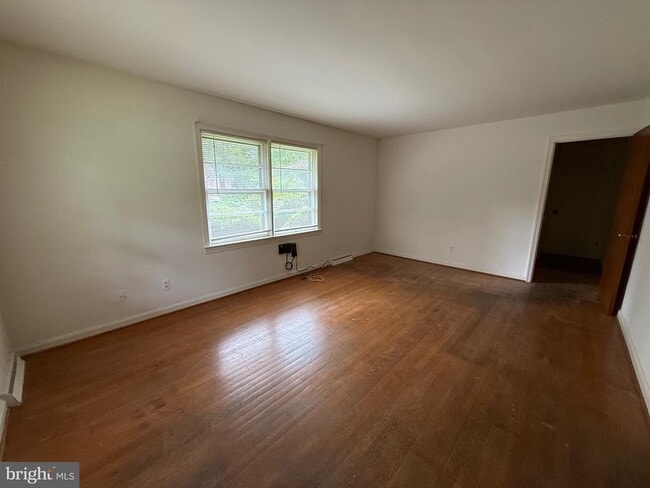 Building Photo - 117 Courtland Dr