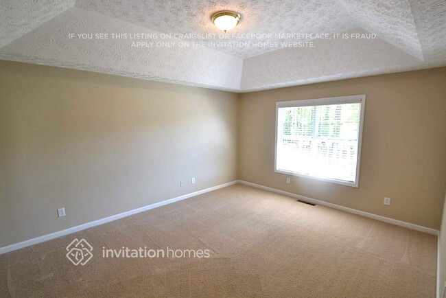Foto del edificio - 300 Fieldstone Ln