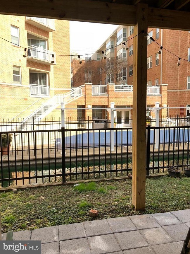 Building Photo - 1208 Harbor Island Walk