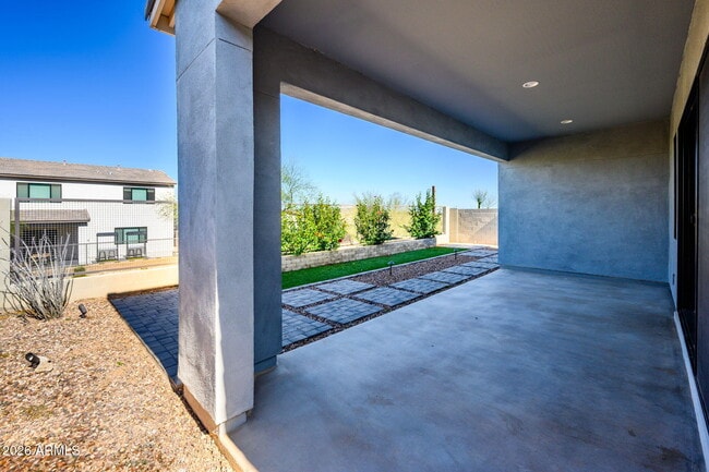 Building Photo - 824 E Monte Wy