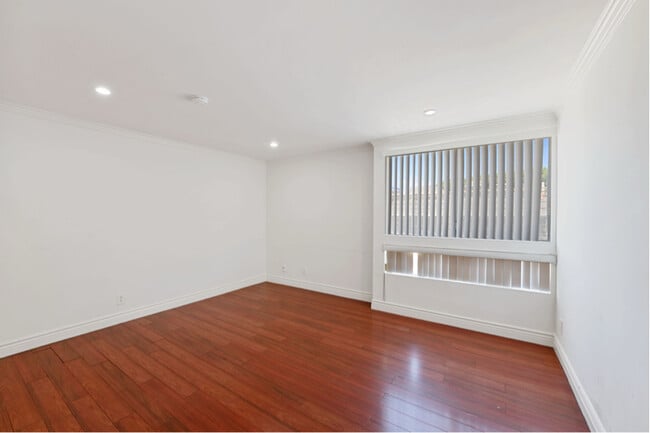 Photo - 6040-6042 Barton Ave Apartment
