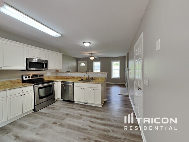 Foto del edificio - 409 Wood Green Dr