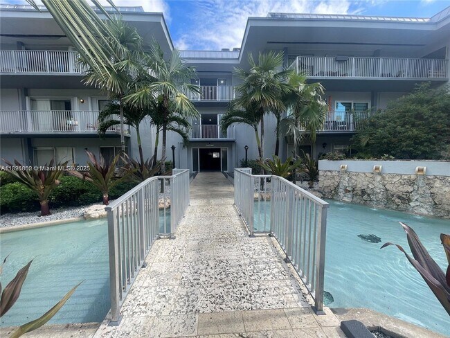 Foto del edificio - 7401 SW 82nd St