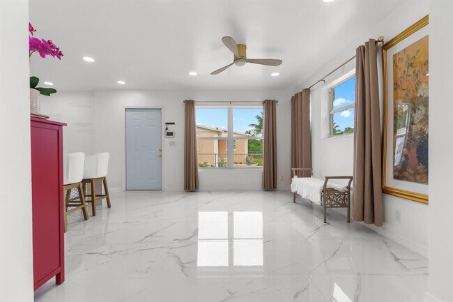 Foto del edificio - 201 NE 28th Ct