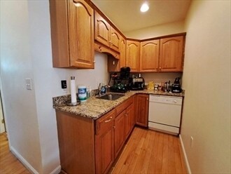 Building Photo - 38 N Bennet St