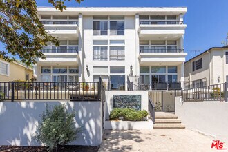 Building Photo - 511 San Vicente Blvd