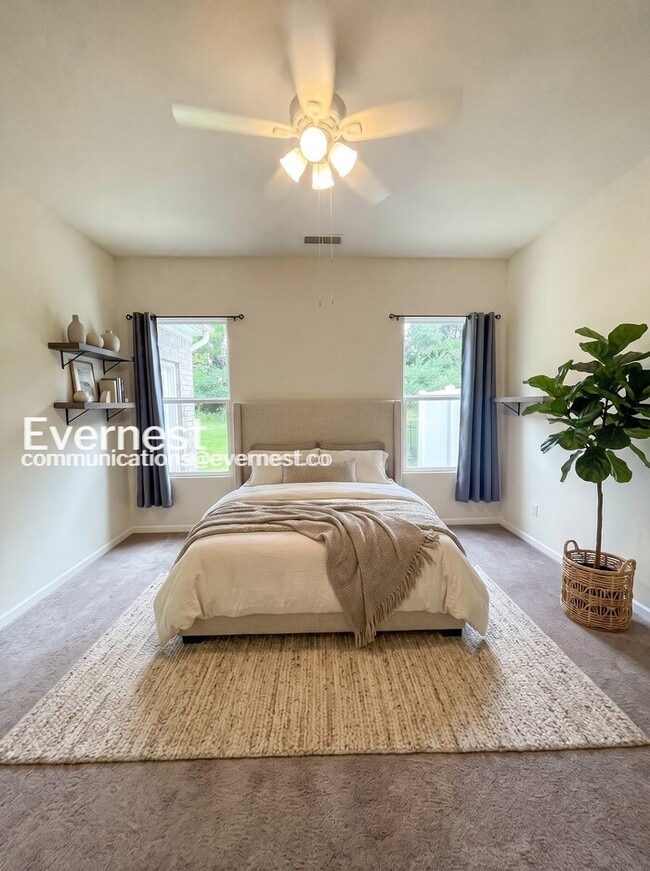 Photo - 3 Bed/3 Bath Townhome with Garage / Available Now!