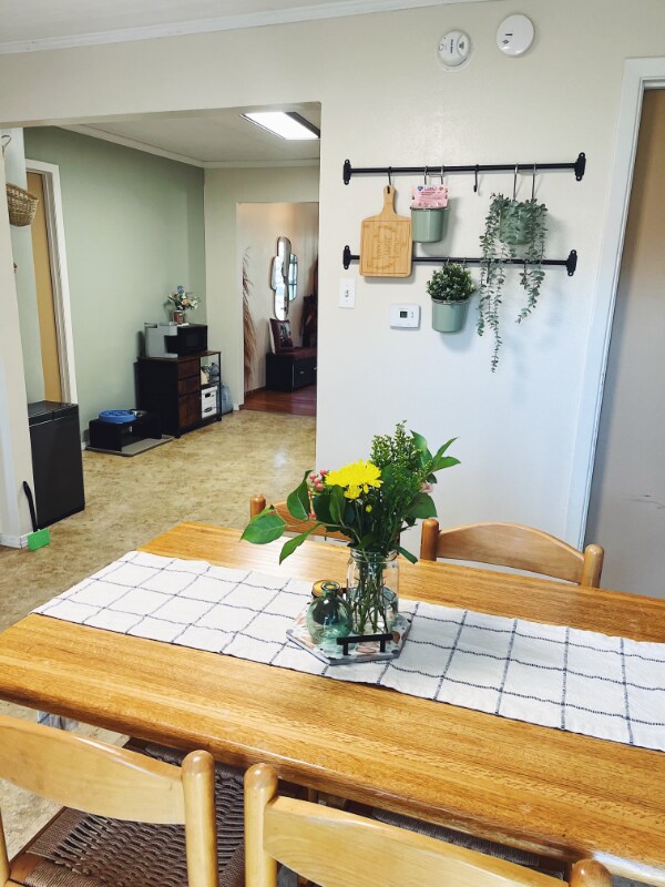 Foto del edificio - 6480 Meadow Ln