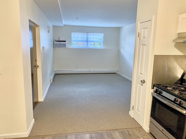 Building Photo - 361 Hildreth St