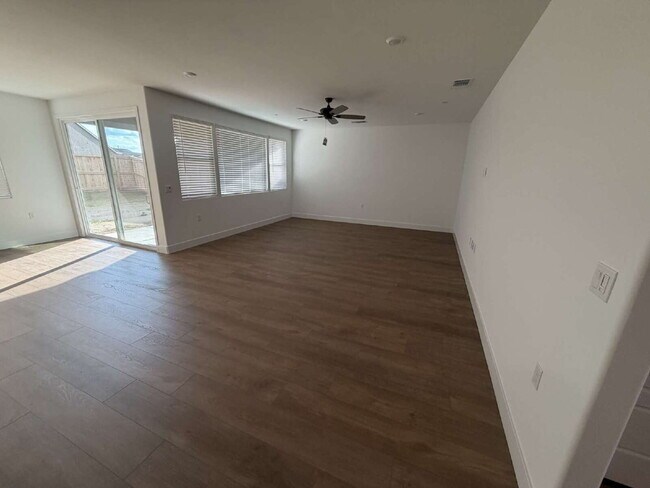 Foto del edificio - Luxury-Style New Construction with Open Concept & Designer Kitchen