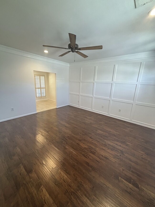 Foto del edificio - Fully Renovated 2 bed 2.5 bath Townhome in...