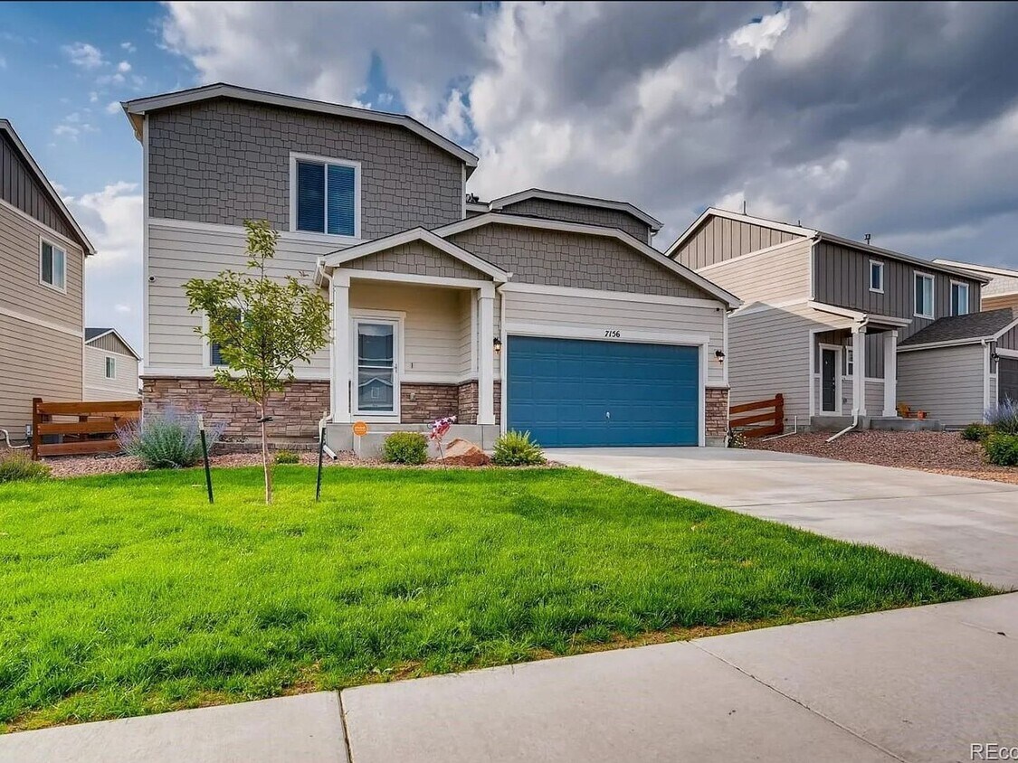 Foto principal - 4 Bedroom Single Family Home in Colorado S...