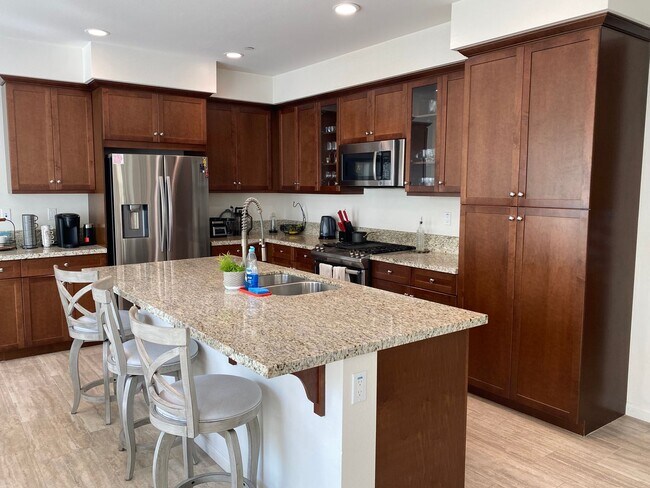 Foto del edificio - Large & Newer 4 Bedroom/3 Bath House in Sea Glass and Blue Strand Community