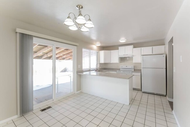 Foto del edificio - 2854 S Mobile St