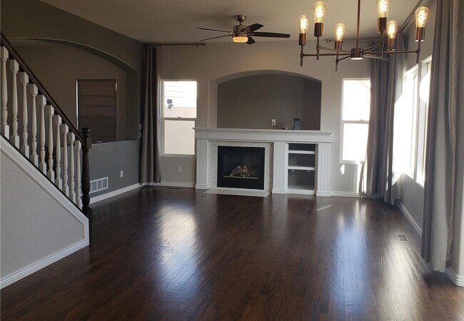 Foto del edificio - 3 Bed 3 Bath 3 Car Garage in 80918!!