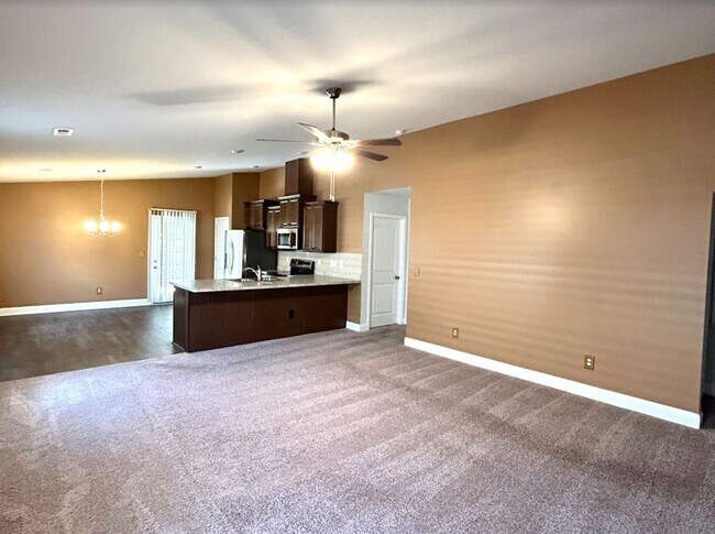 Building Photo - BEAUTIFUL THREE BED, TWO BATH FULL BRICK H...
