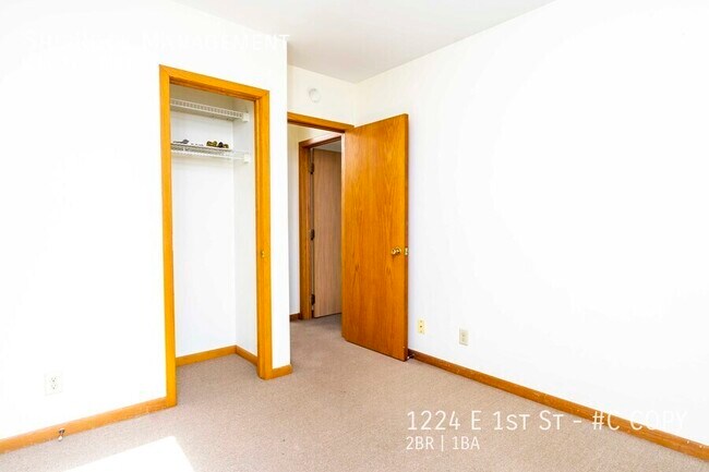 Foto del edificio - 1224 E 1st St