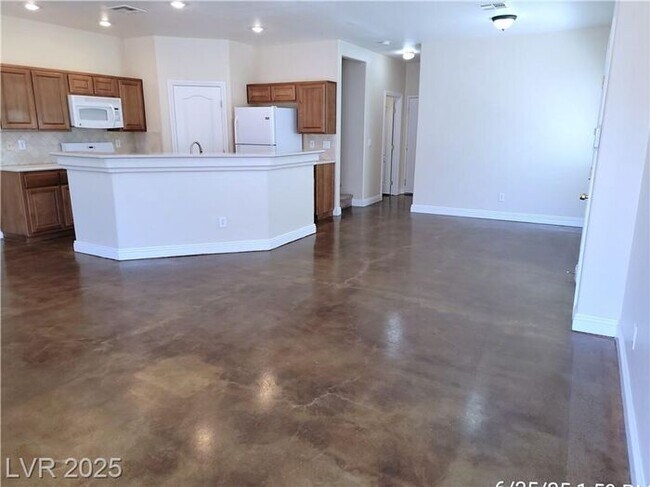 Building Photo - COMING SOON - Ready no later than the end of December!