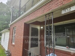 Building Photo - 802 E 75th Terrace