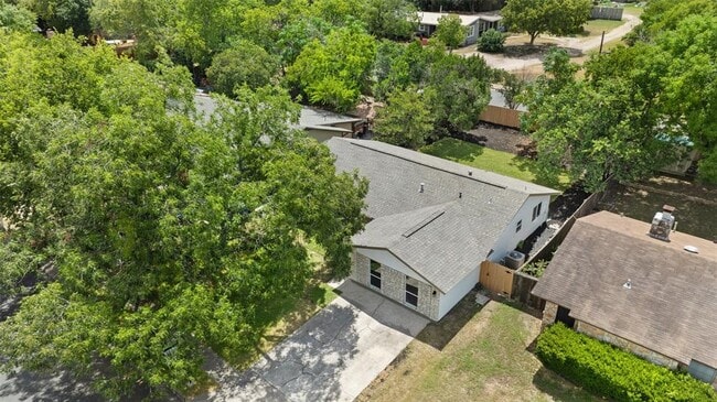 Building Photo - 1111 Spearson Ln