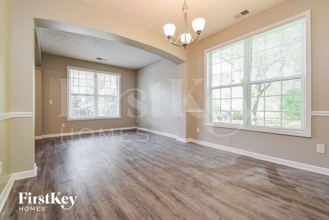 Building Photo - 1824 Carisbrook Pl SW