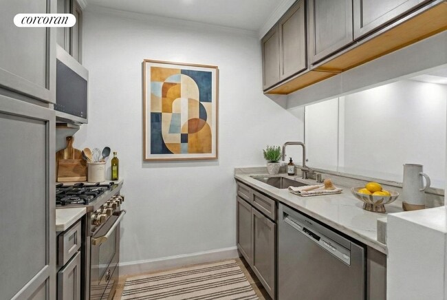 Building Photo - 45 E 25th St