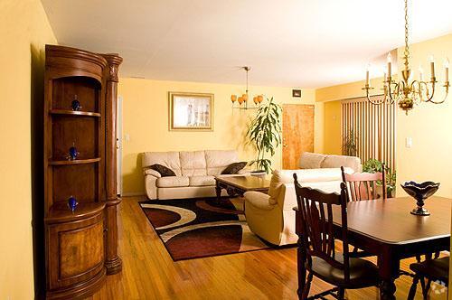 Living Room - Ramapo Gardens