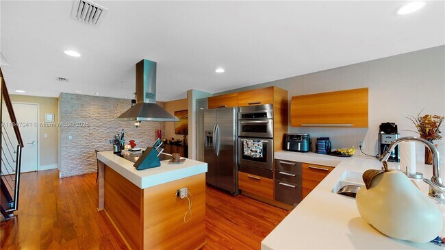 Foto del edificio - 2950 NE 188th St