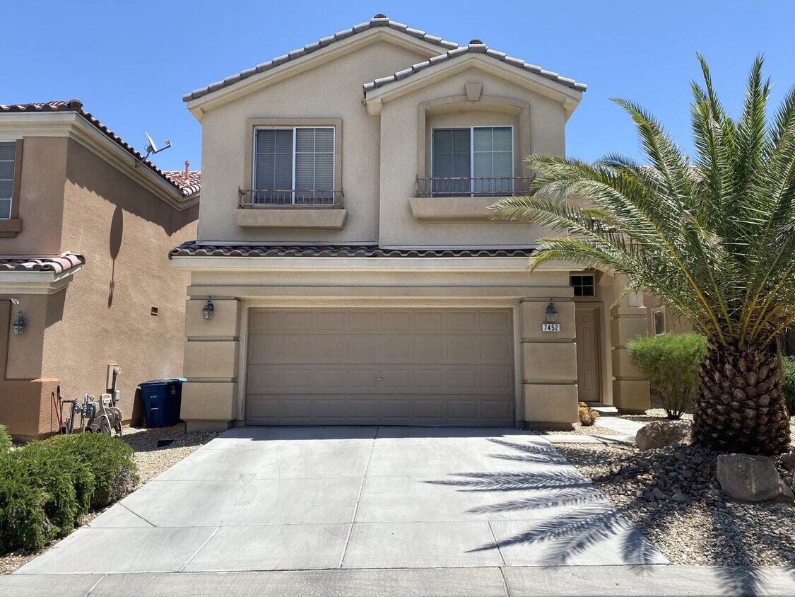 Primary Photo - 3 Bed 3 Bath Southwest home welcomes you w...