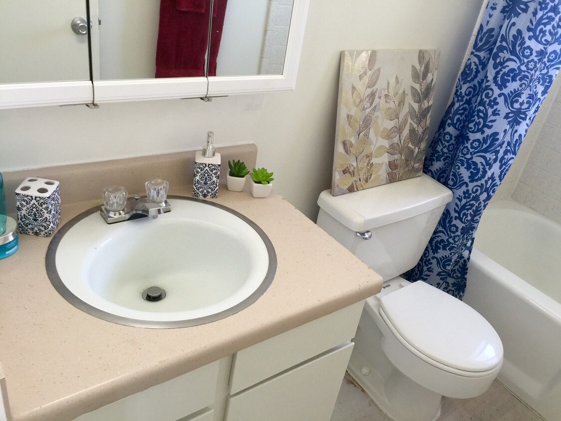 Bathroom - 3598 S 4200 W