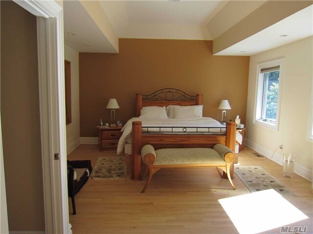 Building Photo - 7 Lilypond Ln