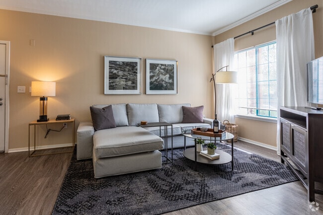 1BR, 1BA - A1 West - IMT Cherry Creek