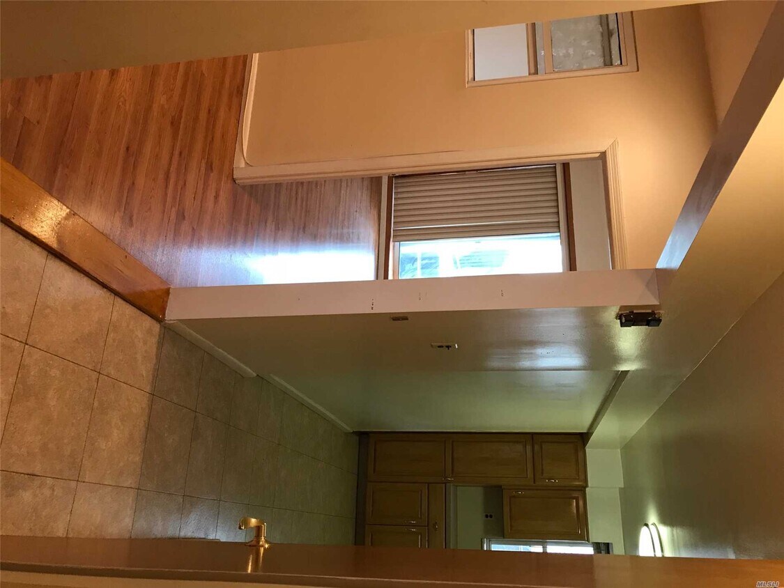 Foto principal - 129-18 20th Ave