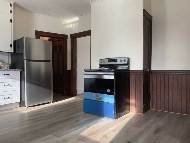 Cocina - 201 Roxbury St