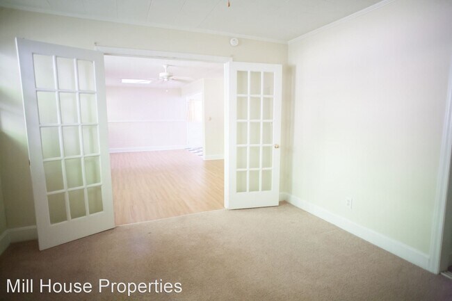 Building Photo - 2 br, 1 bath House - 1111 Valley Park Drive
