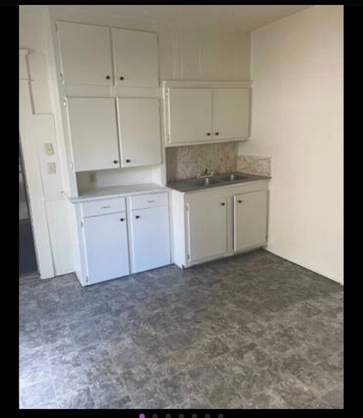 Foto principal - 648 E 24th St