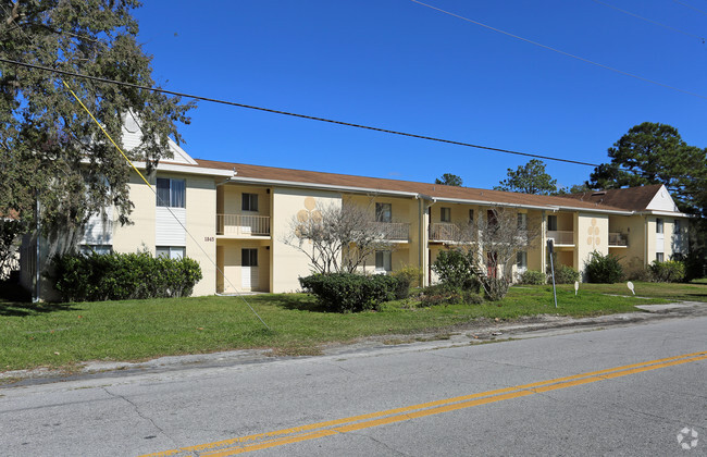 Building Photo - The Studebaker Apartments