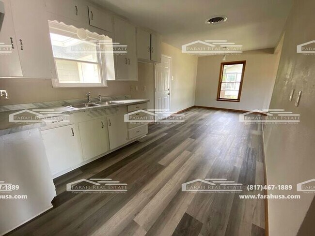 Foto del edificio - 3 Bedroom Home Located in Haltom City, TX!