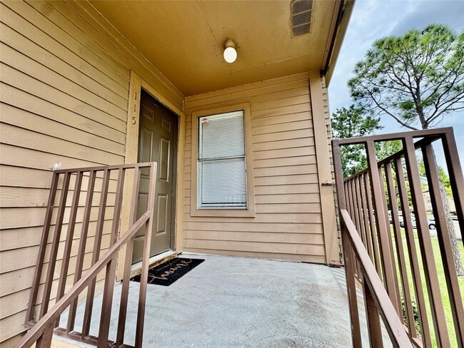 Building Photo - 10555 Turtlewood Ct