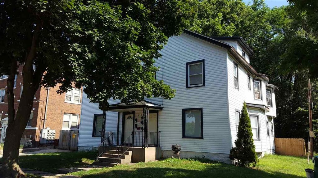 Primary Photo - 517 Palm St