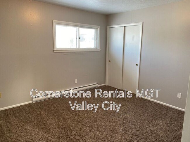 Foto del edificio - 827 3rd St SW