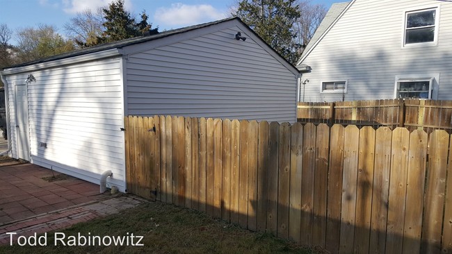 Building Photo - 27272 Emmett St